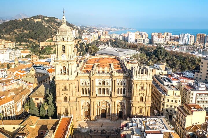 Malaga Essential : Self-Guided Tour created by local Official Guide