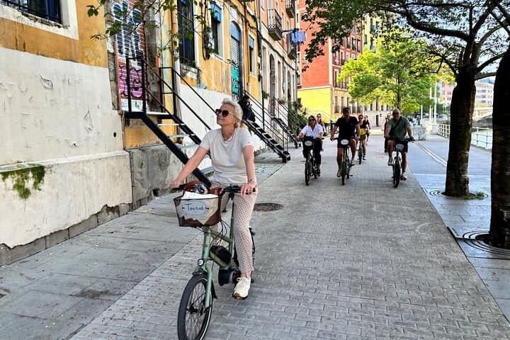 Bilbao Highlights e-bike tour