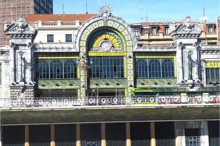 Bilbao Essential : Self-guided tour created by local Official Guide