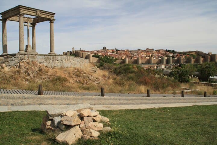 TOP Ávila : Private guided tour with your mobile