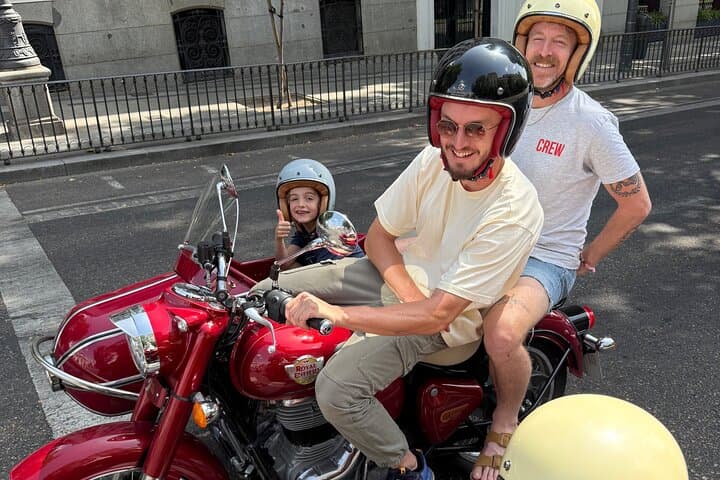 Thumbs up for sidecar tours!