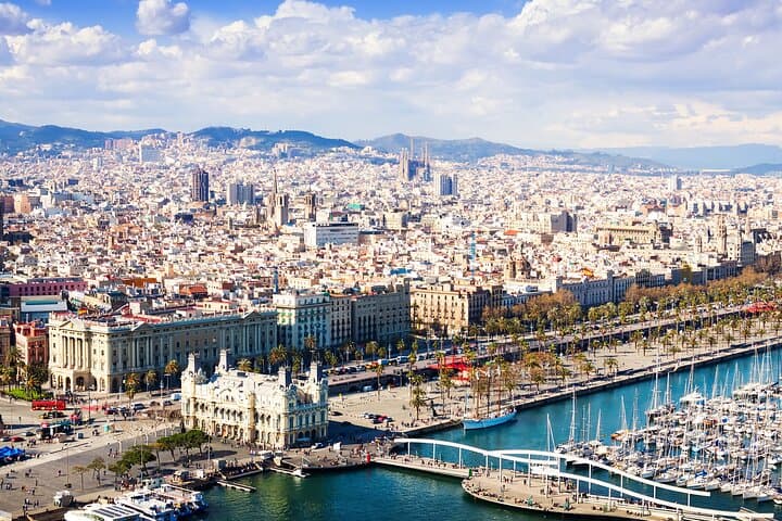 Barcelona Old Town Walking Tour and Harbour Boat Trip