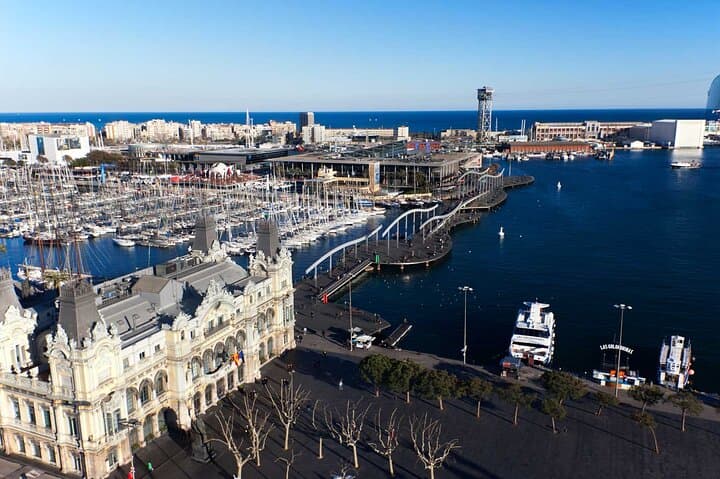 Barcelona Old Town Walking Tour and Harbour Boat Trip