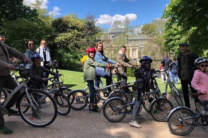 Madrid's Literary Quarter and Retiro Park Bike Tour