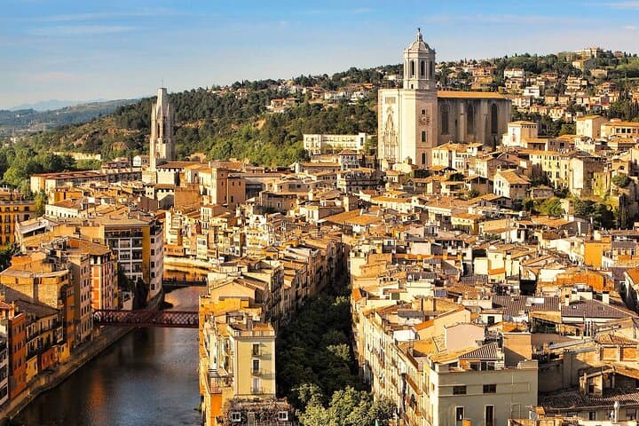 Montserrat, Girona & Costa Brava Small Group Tour with Pick-up