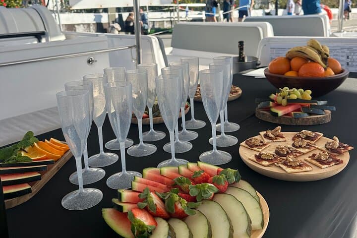Gran Canaria Virgin Beaches Boat Tour with Food