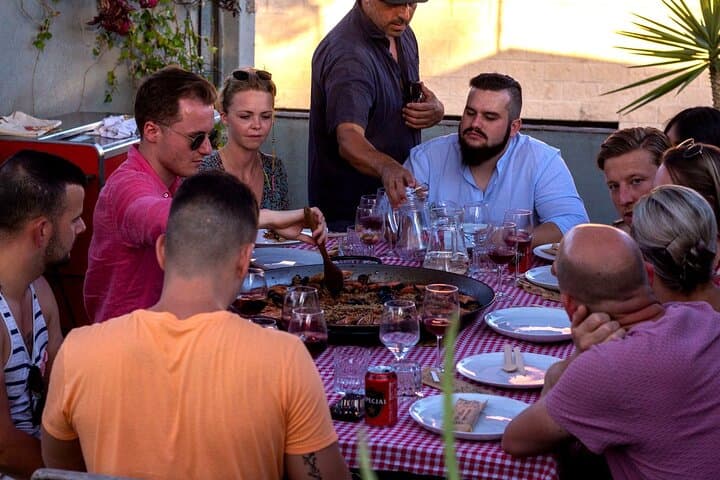 Dinning arround the table