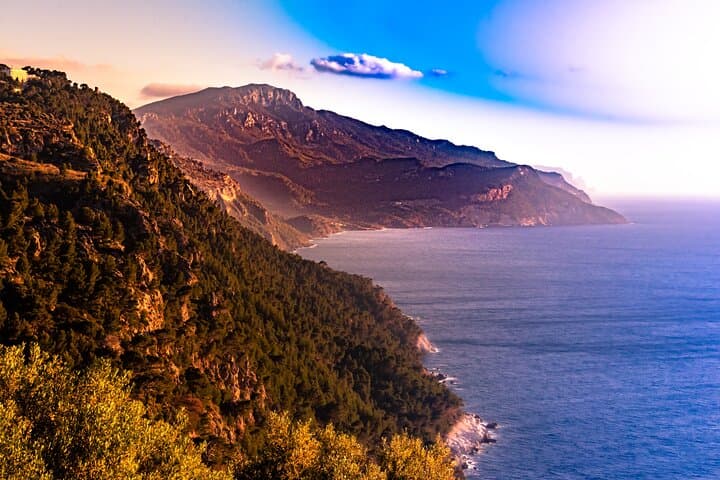 Mallorca tour in luxury van in small group min.4/max.6 People