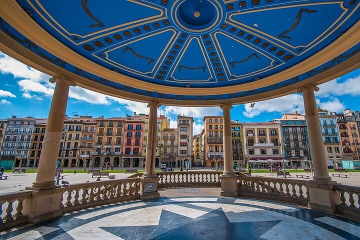 Discover Pamplona and Vitoria, an authentic experience.