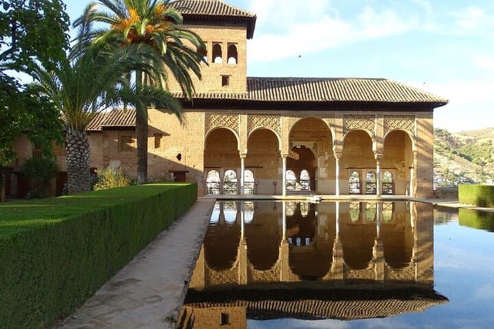 Alhambra Private Guided Tour with Your Own Tickets