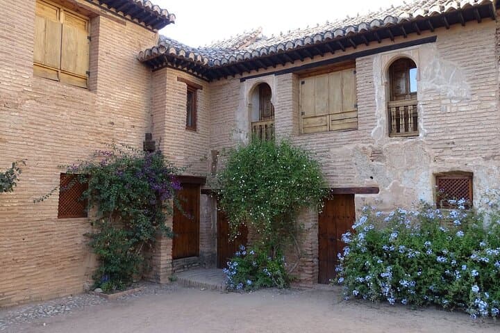 Alhambra Private Guided Tour with Your Own Tickets