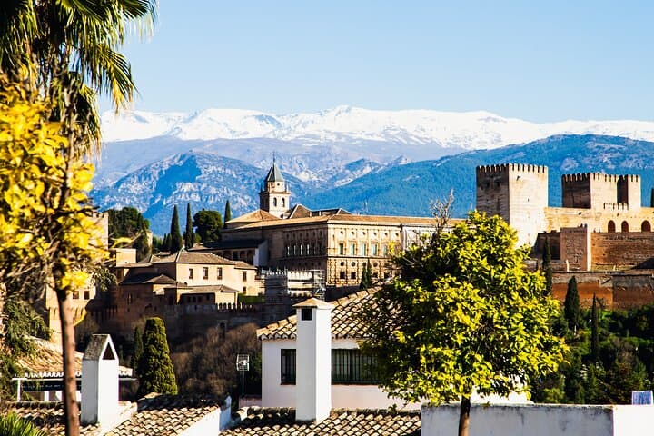 Discover Granada: A Self-Guided Tour