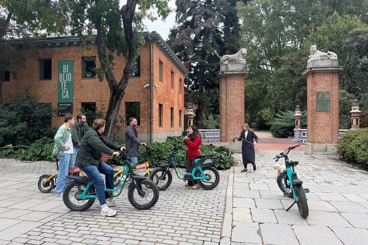 Magical Retiro Park Bike Tour