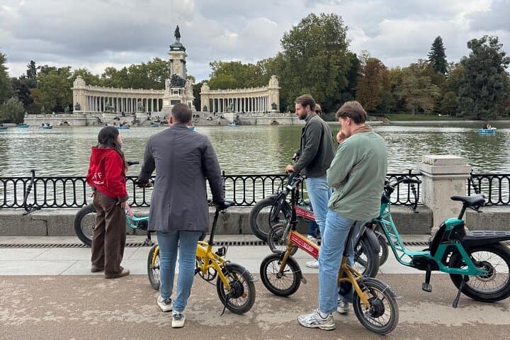 Magical Retiro Park Bike Tour