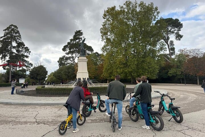 Magical Retiro Park Bike Tour