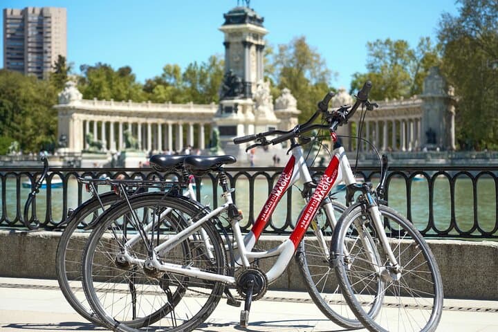 Magical Retiro Park Bike Tour