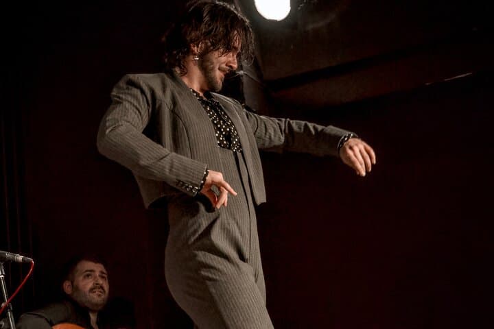 Madrid: Premium Ticket to Local Flamenco Show