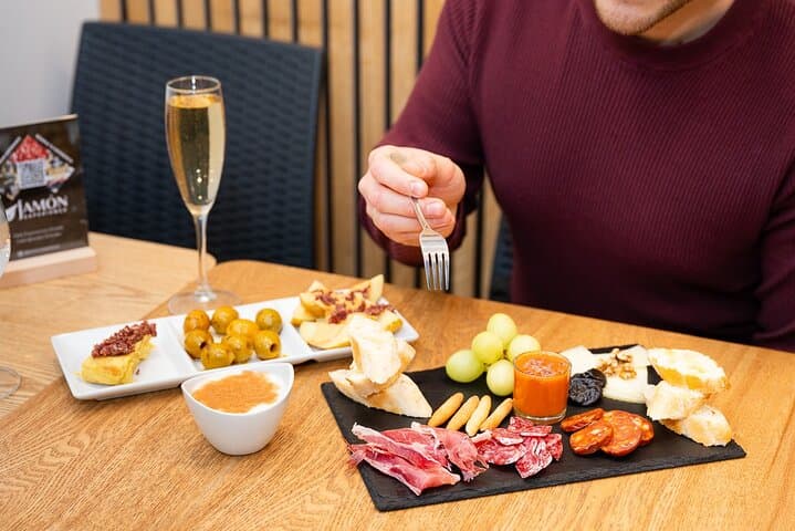Menú Tapas - Spanish Tastes near Sagrada Familia