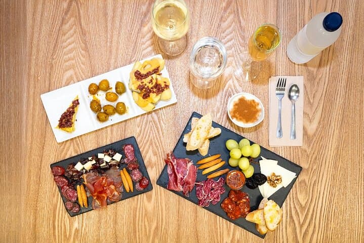 Menú Iberico - Jamón & Cava near Sagrada Familia