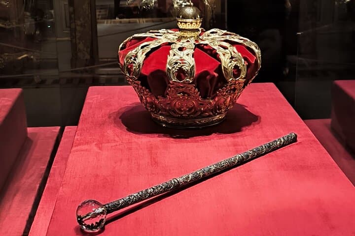 Royal Palace of Madrid guided tour with entrance fee included