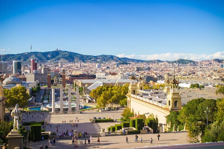 Private Barcelona Tour in Park Güell and City