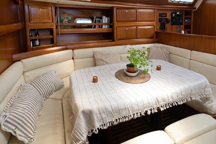 Bavaria 42 Cruiser · Private sailboat around Ibiza and Formentera