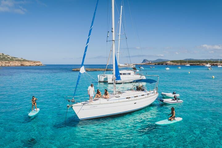 Bavaria 42 Cruiser · Private sailboat around Ibiza and Formentera