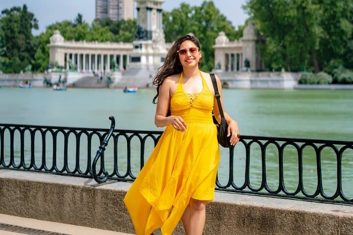 Private Photoshoot Experience in El Retiro Park Madrid
