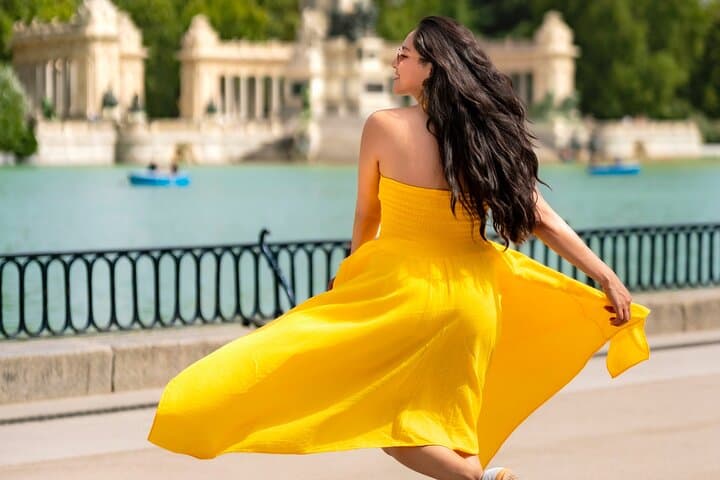 Private Photoshoot Experience in El Retiro Park Madrid