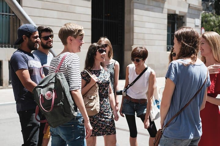 Barcelona Art & Wine: Galleries, Studios & Street Art