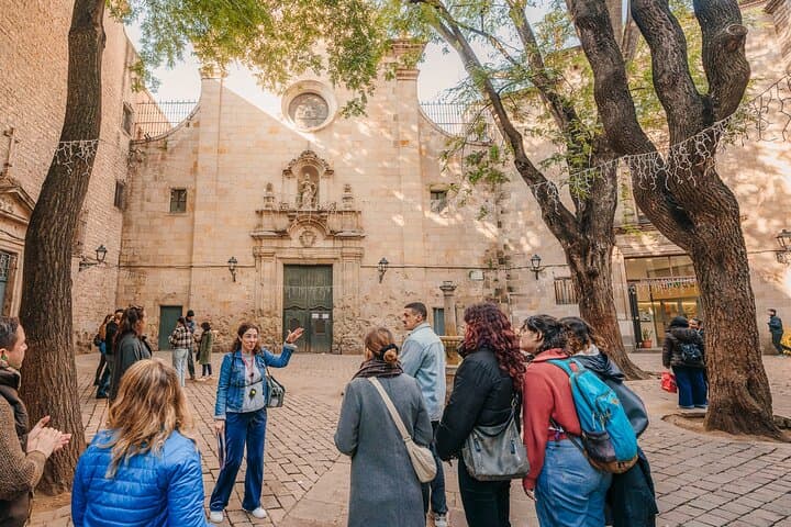 Barcelona Small Group Tour Gothic Quarter and Modernist Places