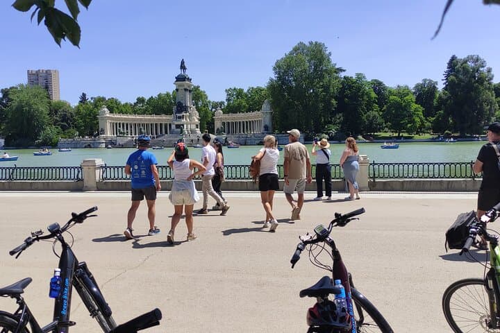 Retiro Lake Bike Tour