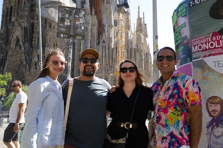 Barcelona Express: 3 Hour Iconic Highlights & Best Photo Spots