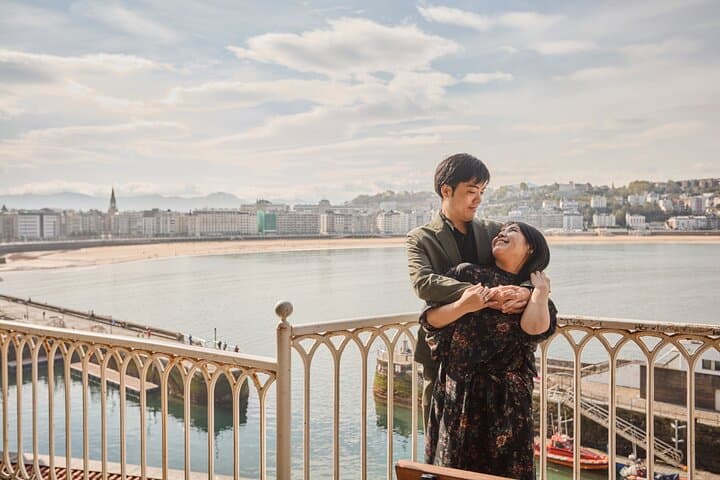 Private Photo Session with a Professional in San Sebastián