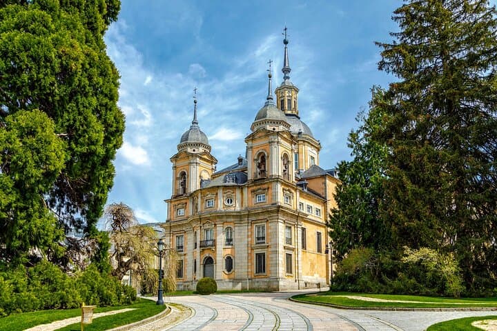 Guided tour of the Royal Palace of La Granja