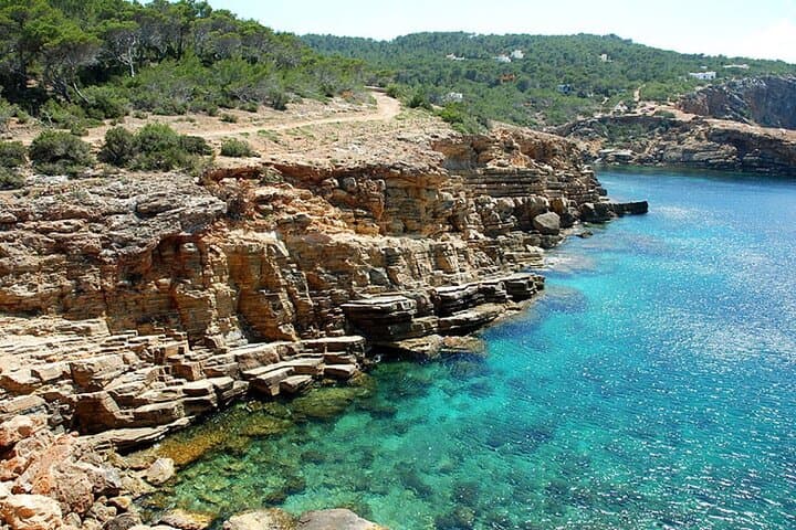 punta galera north of the island boat rental with out licences Route north.