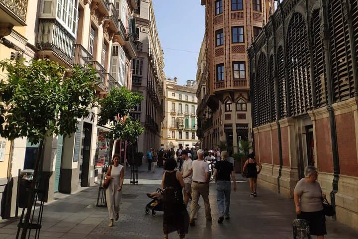 Malaga Essentials: An Audio Tour of its Heritage and Identity