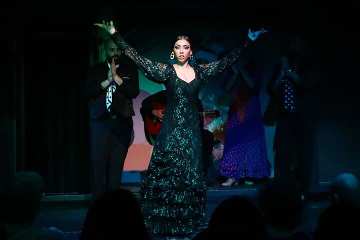 Intimate Flamenco Show El Duende Bar & Cocktails Barcelona