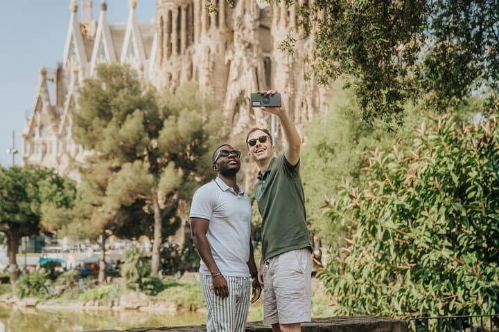 Gaudi & Sagrada Familia for Small Group Guided Tour with Tickets