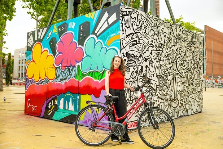 Barcelona: Moco StreetArt bike tour