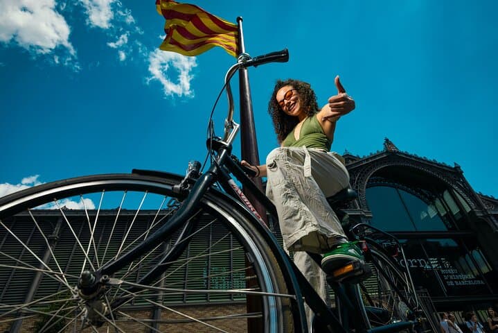 Barcelona: 2/4/8 hours or 1 day bike rental