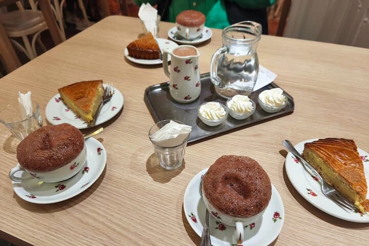 Private French Basque Tour: Biarritz, Bayonne & Chocolate
