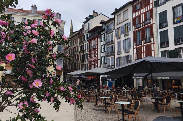 Private French Basque Tour: Biarritz, Bayonne & Chocolate