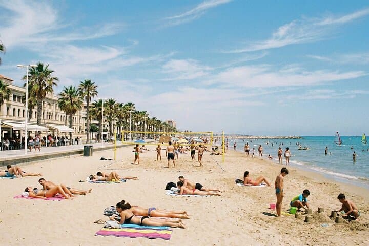Discover Valencia in a Self Guided Tour