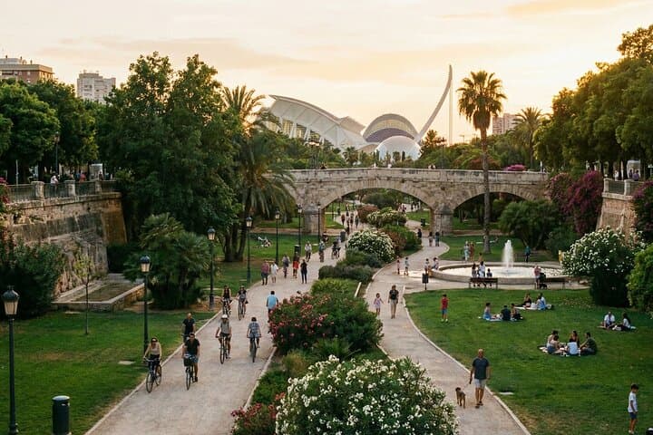 Discover Valencia in a Self Guided Tour