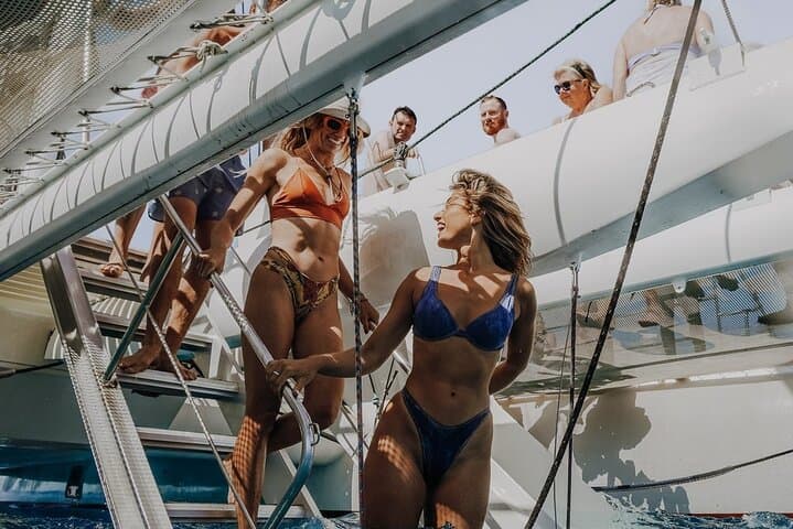 Catamaran Experience to Papagayo's Beaches with lunch and drinks