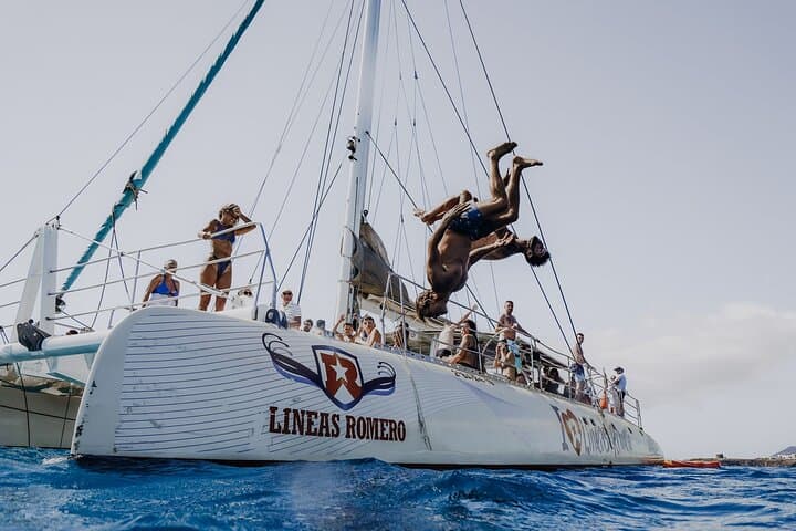 Catamaran Experience to Papagayo's Beaches with lunch and drinks