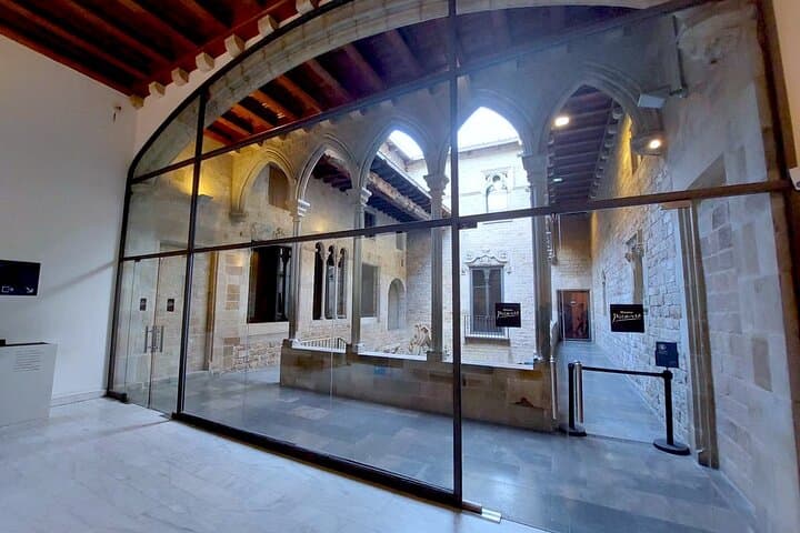 Museu Picasso National | Private visit (2H) | Skip the line | Private guide