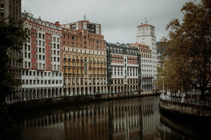 TOP Bilbao : Private guided tour with your mobile