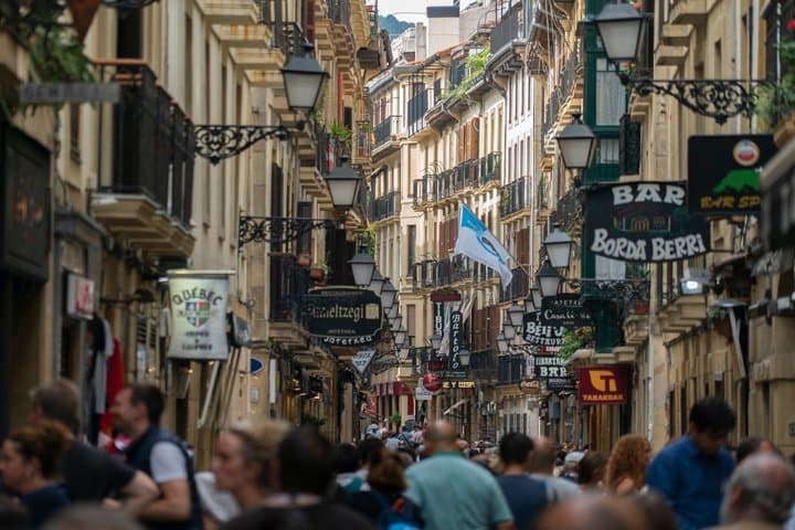 TOP San Sebastian : Private Guided Tour with your mobile